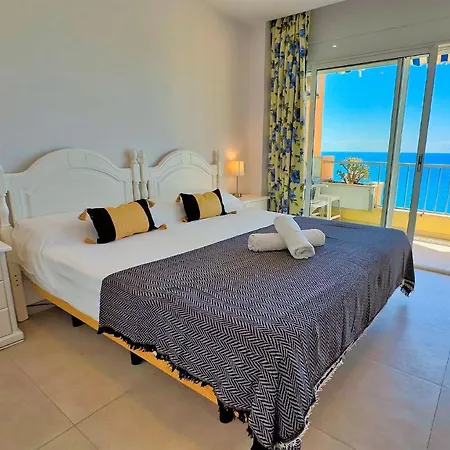Apartment Diana 905. Superb South-facing One-bedroom With Amazing Sea Views.