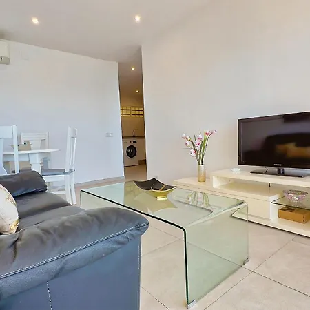 Apartment Diana 905. Superb South-facing One-bedroom With Amazing Sea Views.