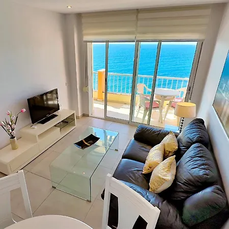 Апартаменты Diana 905. Superb South-facing One-bedroom With Amazing Sea Views.