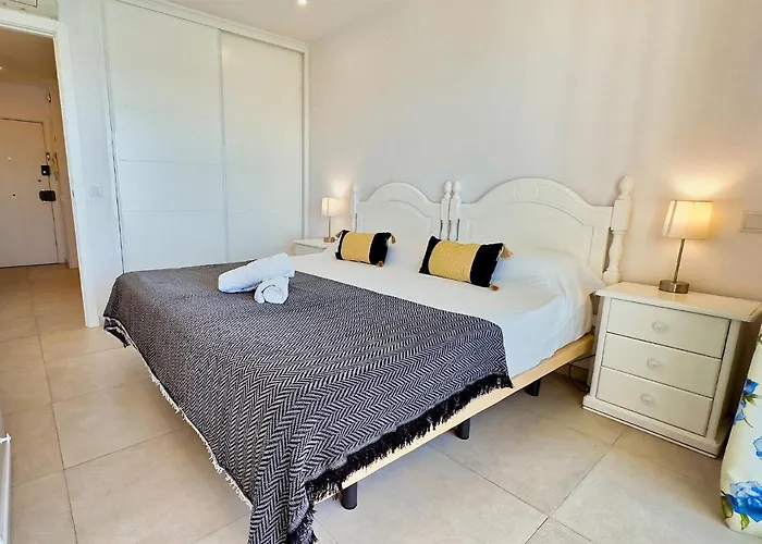 Diana 905. Superb South-facing One-bedroom With Amazing Sea Views. * ماربيا