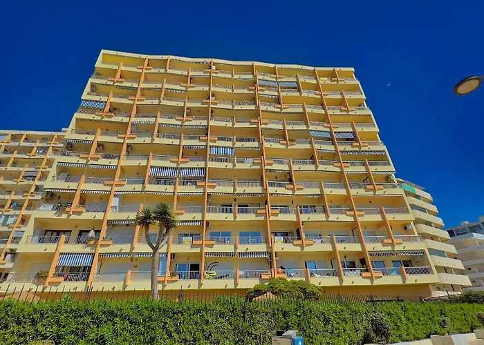 شقة Diana 905. Superb South-facing One-bedroom With Amazing Sea Views. *